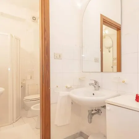 Domus Aparthotel Pisa